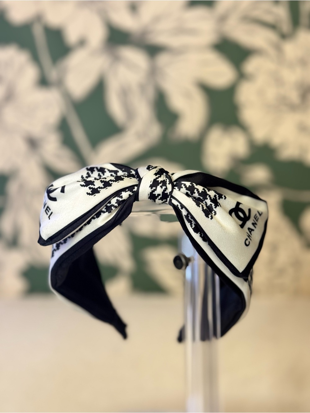CHANEL Beaute Black & White Bow Headband NEW